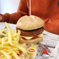 Vegan burger at Vegan Bombon in Alicante