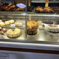 The dessert shelf at Vegan Bombon in Alicante