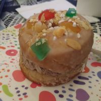 De roscón con trufa at Bite Me Cafe in Madrid