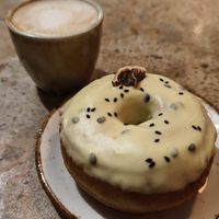 Donut de limón at Bite Me Cafe in Madrid