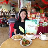 Fried Bearhead Mushroom with Ginger (small) RM15
Fried Rice in Vietnam Style (small) RM8 - remember to request for no eggs
Curry Vegetables (small) RM15 - remember to request for no milk
 at Ring Zhi Vegetarian Restaurant in Kepong