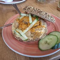 Vegan Thai Chicken Chili Bagel at Bagels & Beans  in Heerhugowaard