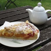 peach pie at Amelie Cafe & Dekoration in Saarlouis