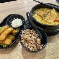 Fish fingers, Laksa hotpot with brown rice at Greendot 绿一点 - Northpoint in North Singapore
