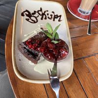 Schokoladentatar mit Heißen pflaumenkompott  at Pferdestall in Borkum