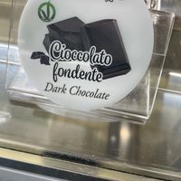 Clearly marked V(Egan)  at La Bottega del Gelato in Pisa