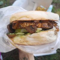 💚🍔🌱 at Hamburgueria do Bairro - Parque das Nações in Lisbon