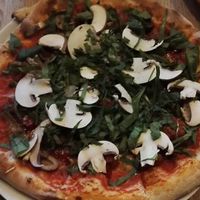 vegan pizza with mushrooms at Tabula Rasa in Aschaffenburg