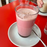 Rote-Beete-Latte at Ooh Baby I Like It Raw in Munich