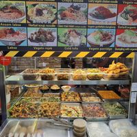 Great food and very centrally located in Chinatown at Yi Xin Vegetarian 一心素食 in Central Singapore