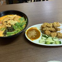 I still dream about that peanut sauce 🥺 #Veganuary at Yi Xin Vegetarian 一心素食 in Central Singapore