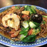 Crispy noodles at Yi Xin Vegetarian 一心素食 in Central Singapore