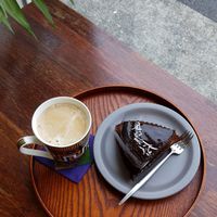 cake and coffee #Veganuary at Oktoga - 옥토가 in Busan