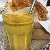 Goldene „Milch"  at Bellevue di Monaco in Munich