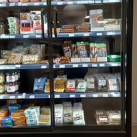 veganer kühlschrank at Schmackes Bioladen in Kassel