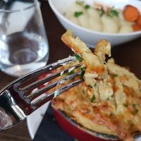 vegan mac n cheese on the side at Wulf & Lamb Chelsea in London