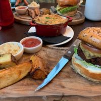 Burgers and Mac cheese at Wulf & Lamb Chelsea in London