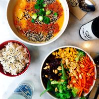 Sweet Potatoe Curry and a vegan selfmade Poké Bowl at UF Poke Bar - Großer Burstah in Hamburg