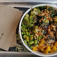 Vegan poke bowl at UF Poke Bar - Großer Burstah in Hamburg