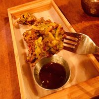 Mise en bouche! Beignets de légumes! Délicieux! at Hindusthali in Montreal