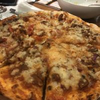 BBQ pizza at The VOV in Negombo