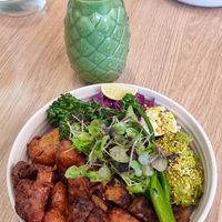 Spiced Cauliflower Fritters, with tempeh extra and Green Latifah smoothie at SoulPod Foods in Croydon
