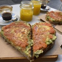 Tostada con Tomate y Aguacate  at Cafe ArtySana in Valencia