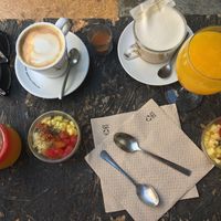 Vegan brunch first course at Cafe ArtySana in Valencia