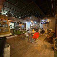 Seating area at Nana Falafel & Juice Bar in San Jose