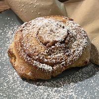 Vegane Zimtschnecke zum Sonntagsfrühstück   at Wulbert's Cafe in Dresden