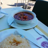 Plato con judías y soja acompañado de arroz (no recuerdo el nombre) at Fenicia Vegetaria in Barcelona