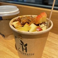  Vegan porridge and tea   at Haferkater - Hbf Köln - Kiosk in Cologne
