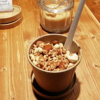 knusperkater mit Mandeln, Nüssen und Ahirnsirop at Haferkater - Hbf Köln - Kiosk in Cologne