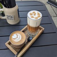 Cappuccino und Latte Macchiato mit Hafermilch at Der Laden in Garmisch-partenkirchen