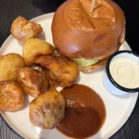 GREENMAN'S CHEEESE BURGER  at Green Man's Arms in Carlton