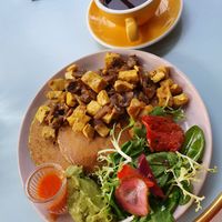 Vegan pancakes at Republique of Coffee in Paris