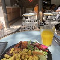 Vegan rancheros  at Republique of Coffee in Paris