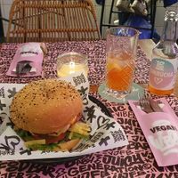 Mc Cruelty Free Burger and kombucha at Vegan Junk Food Bar - De Pijp in Amsterdam