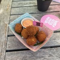 Mac n cheese betterballen  at Vegan Junk Food Bar - De Pijp in Amsterdam