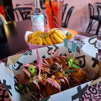 Vegane Currywurst und die Smileykroketten at Vegan Junk Food Bar - De Pijp in Amsterdam