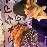 "Chicken” burguer   at Vegan Junk Food Bar - De Pijp in Amsterdam