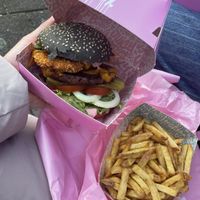 Notorious Burger with Frites uit Zuyd  at Vegan Junk Food Bar - De Pijp in Amsterdam