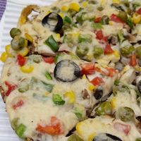 Veggie vegan pizza at Zima Healthy Food in Isfahan