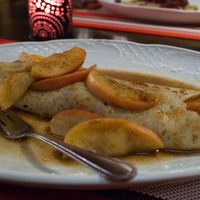 Veganer Pfannkuchen mit karamellisierten Äpfeln und Zimt. at Romikulum in Trier