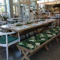 Table for group. at LOV in Laval