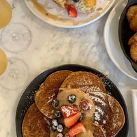 apple pancakes and french toast at LOV in Laval