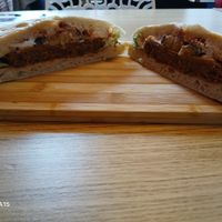 Auberginenburger at be Well in Bochum