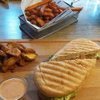 Yummy Burger & fries at be Well in Bochum