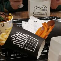 Mac and cheese, fries, burgers at Beatnic - Rockefeller Plaza in New York City
