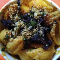 Vegan mac and cheese at Beatnic - Rockefeller Plaza in New York City